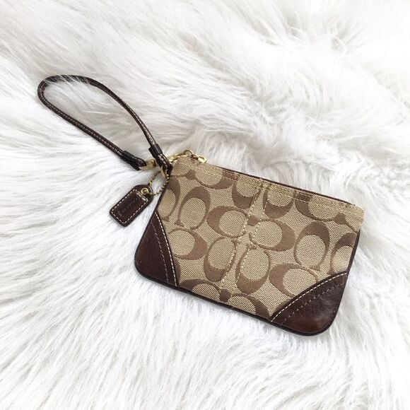 🔃Coach Signature Logo Brown Wristlet - Picture 3 of 5